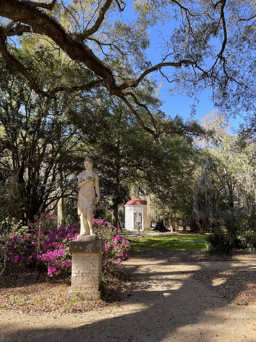 LAStateParks's tweet photo. The gardens are poppinโ ๐ธ๐๐ท๐ผ with color at Rosedown Plantation SHS. Learn more about the site and plan your visit at https://t.co/5o03fu44Qe.
#LaStateParks
#OnlyLouisiana
#FeedYourSoul
@LouisianaTravel
@LouisianaLtGov https://t.co/1pUCkE5uYu