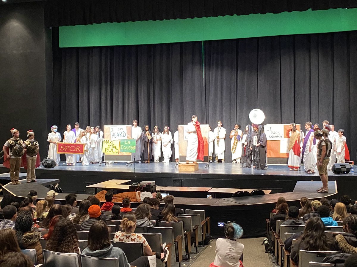 senoritapacheco's tweet photo. Beware the Ides of March! @MrsJOuellette and @THSLatinClub @tauntonlatin always put on a fantastic performance! It’s even more special when it’s on stage! @Taunton_Schools @tauntonhstigers https://t.co/i1TzwGwbbC