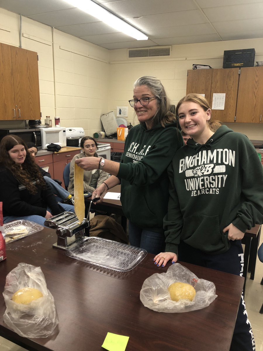 MmeNesfield's tweet photo. Ciao Professore! Signora Cunningham taught students in the @Northport_HS Italian Club how to make fresh pasta today - Yum! 🇮🇹🍝 https://t.co/OL0RHRfr1x