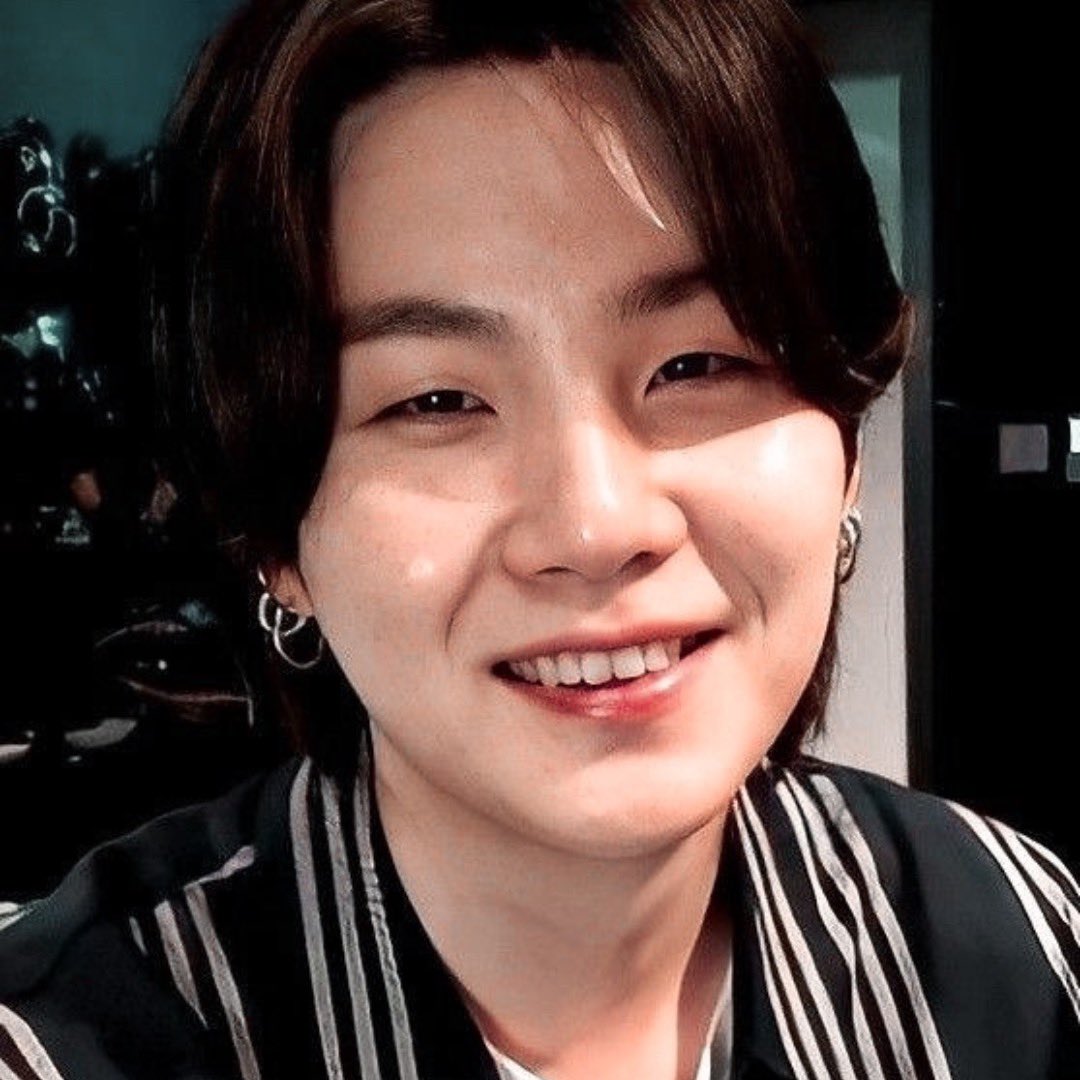 knifebId's tweet image. interaction call. like this tweet and i’ll send you a dm, i need friends.