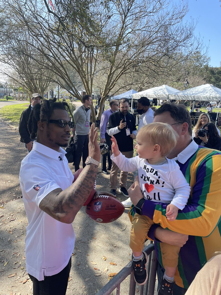 ahende_19's tweet photo. @CGJXXIII @TODAYshow @2xGlobal My son had a great time meeting you today. https://t.co/Ec7mNK3I1U