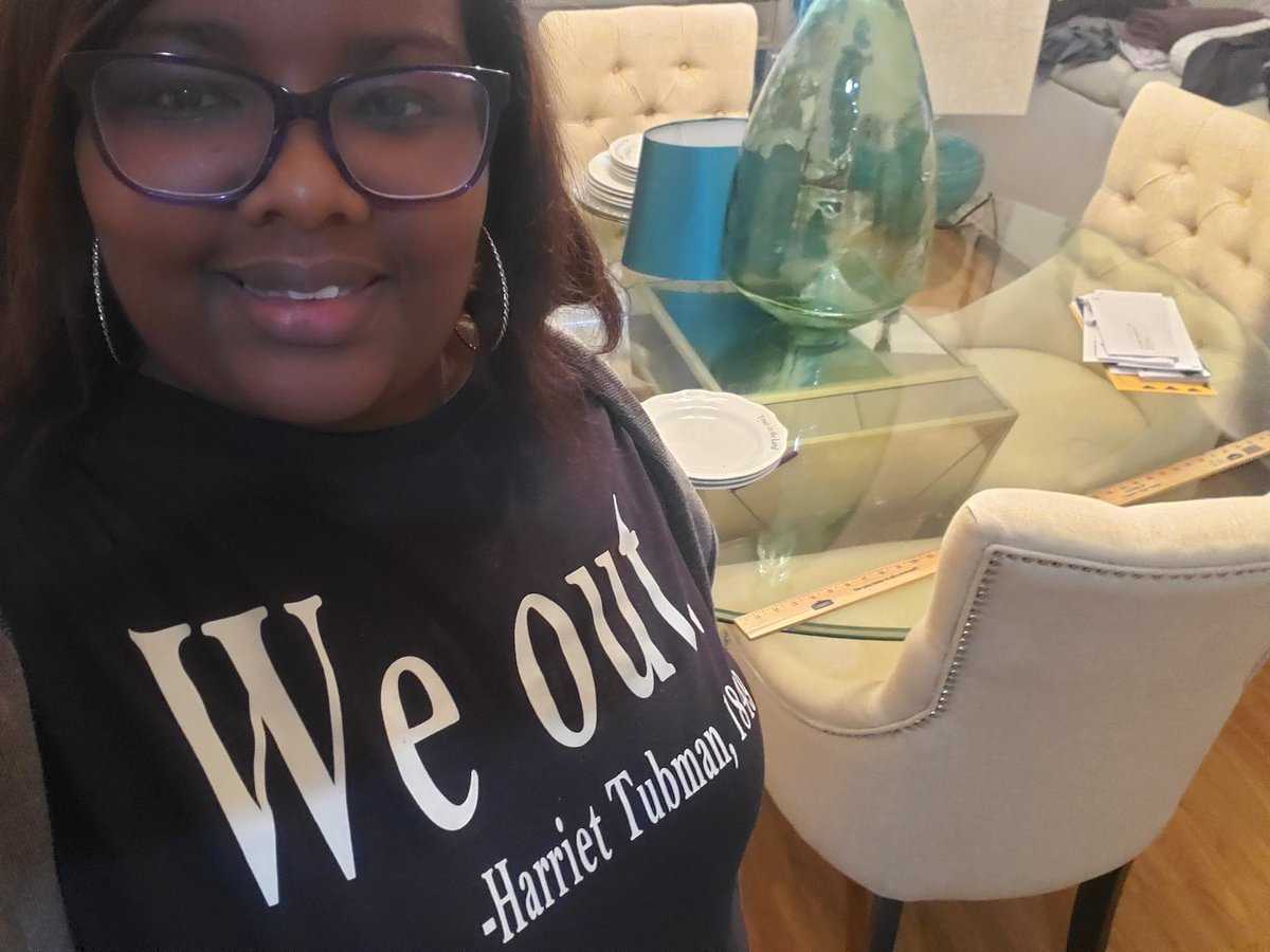 tpwillham05's tweet photo. It's Harriet Tubman Day!
It is a national holiday started around 1990 and celebrated mostly in New York and Maryland and now by me in good ole Texas! 
#HarrietTubmanDay
#WeOut
#BlackHistory
#WomensHistory
#CelebrateUs https://t.co/yfSu8WzxLO