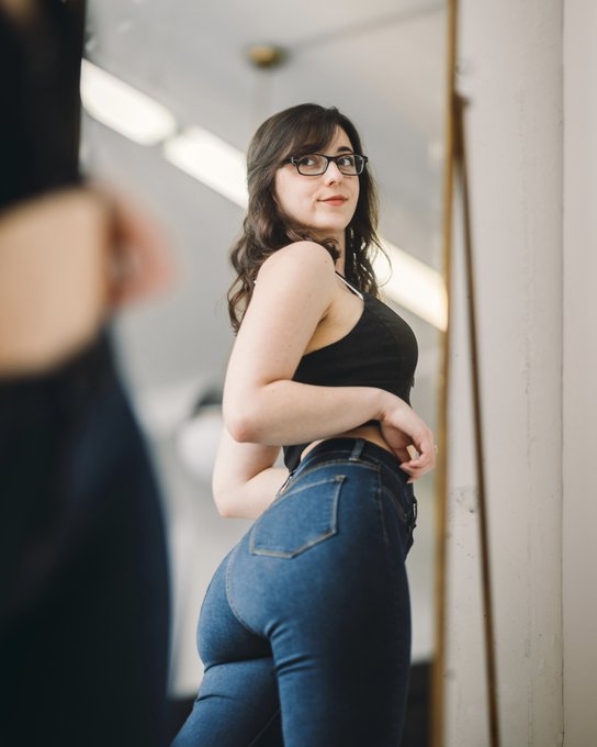 Like this post if you like cake 👀 https://t.co/r338Fy1vfQ