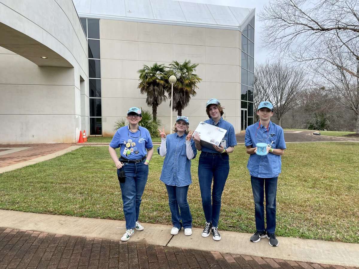 RoHAWKtics3824's tweet photo. We are proud of our Chairman’s Award presentation team! Palmetto trees for good luck. #morethanrobots #TNFIRST #ECR2022 https://t.co/5ssUq4yrpF