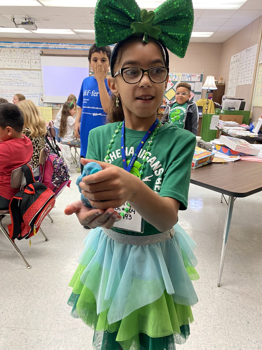 CarolSullo's tweet photo. VPE had collaboration with 2nd grade students in Jane Kelly’s class and the students in Laura Huff’s multi-ve class. Building human bodies with play dough and toothpicks. @Volusia_Pines #BPIE #inclusion https://t.co/ad2To9EGLG