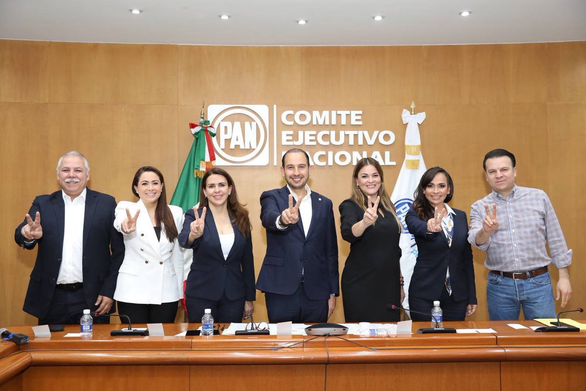 claudialunai's tweet image. Esta tarde, la Comisión Permanente Nacional del PAN, ha aprobado y dado su respaldo a la candidatura de @caroviggiano para representar a @AccionNacional, de cara a las próximas elecciones.

#AcciónNacional #PANHidalgo