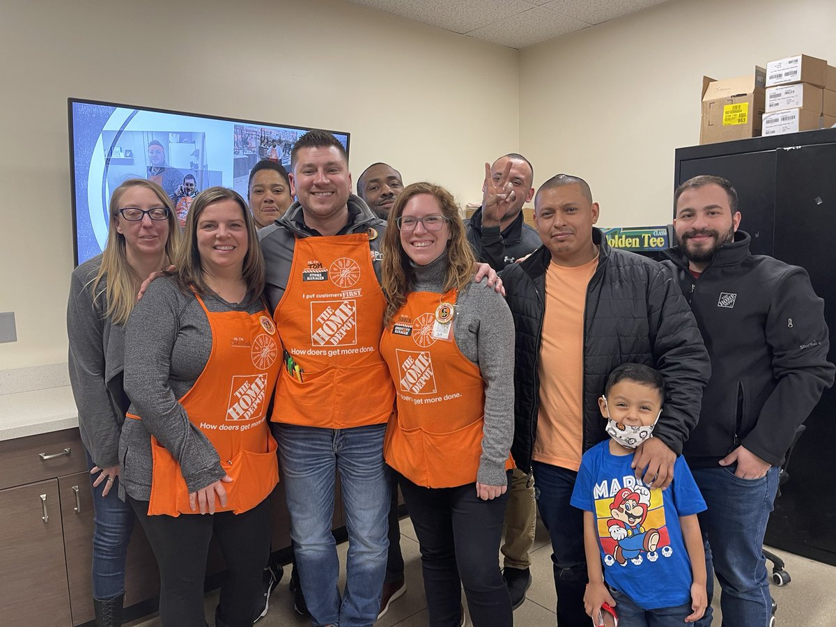 Christina tweet media