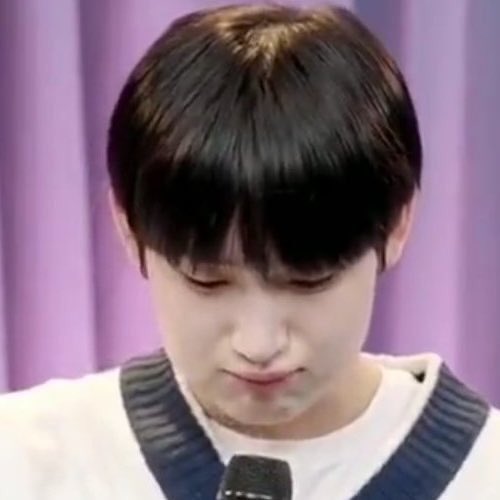 sunskittle's tweet photo. korea getting rid of their age system so this is sunoo when he wakes up and finds out that he’s 18 again https://t.co/t9YRl12Weu