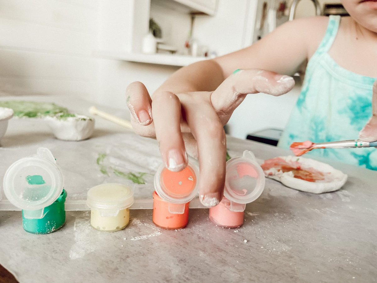 With all the extra time we have at home these days, @scholastic has @klutzcertified craft kits that are perfect for projects with the littles!
  #ad#KlutzCraftMonth  
stayinghomesawyer.com/2022/03/01/sch…