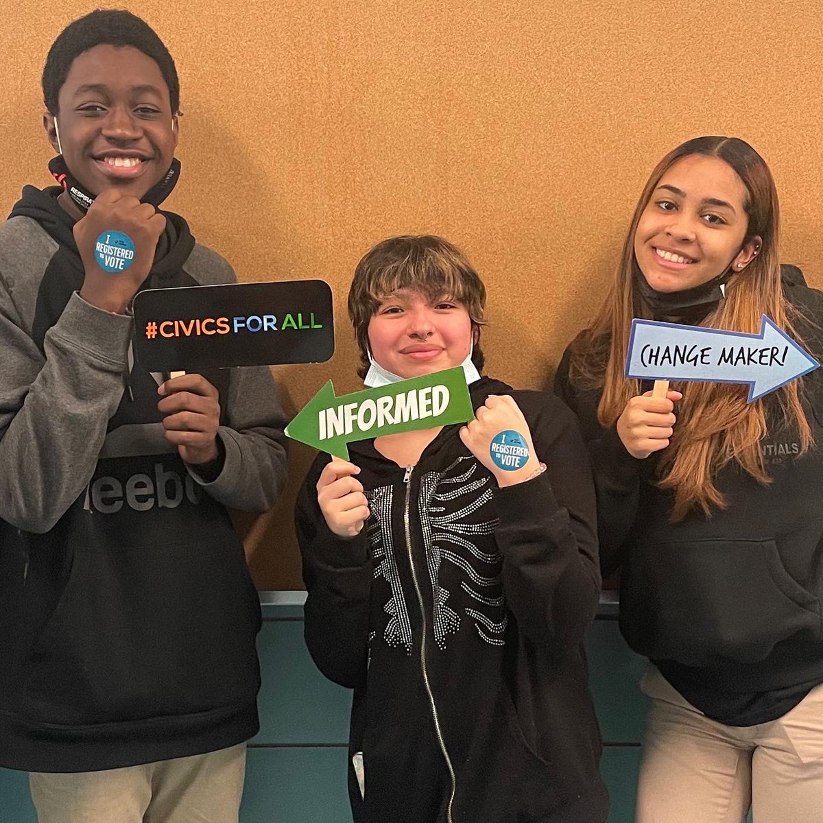 Bronx Latin students taking action on #civicsforallweek and registering students to vote! We hope to reach out goal of registering or pre-registering 100 students this week! Mr Silverman and Bronx Latin seniors taking the lead 🙌🗳<a href="/Civics_For_All/">Jenna Ryall</a> @CivicsRhizome <a href="/NYCSchools/">NYC Public Schools</a>