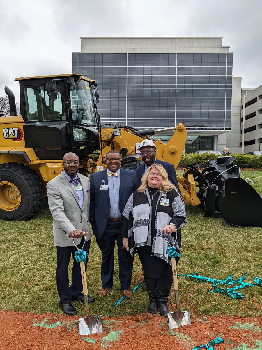 RenzCollaborat1's tweet photo. @RenzArchitects is proud to be part of the Atrium Health team bringing lifesaving cancer treatment technologies to the Carolinas. #RenzCo https://t.co/1ASOfLHcsv