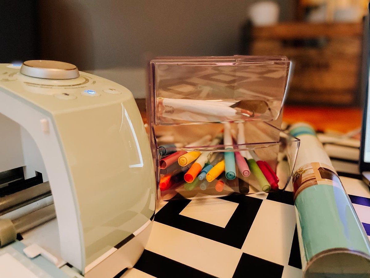 JacklynPhillips's tweet photo. These Deflecto stackable cubes are so convenient! Since the cubes are translucent they are great to store items and quickly see whatโs inside. The fashionable mats are so versatile too! Highly recommend for organization and a room refresh! ๐ค๐ฉ๐ผโ๐จ
#RoomRefresh #Deflecto #Tryazon https://t.co/BNrFQuG3ic