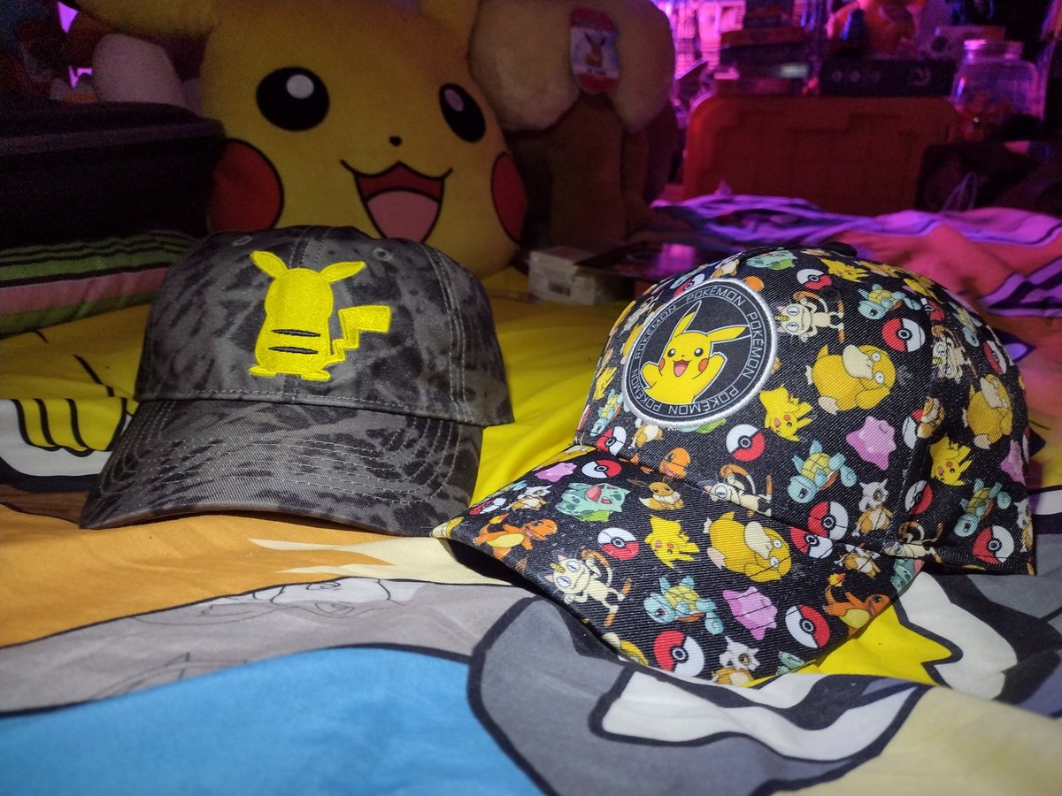 thetomcat_10's tweet photo. Can't go wrong with some cap apparel! Big thank you to @alienworlds_sa for the sweet Pokémon snapbacks! 💛🤍🖤 #pokemon #pokémon #pokemonhaul #pokemonpackbreak #pokemontcg #pokemonmerch #pokemoncommunity #pokemonfanatic #pokemoncaps #snapbacks https://t.co/W2NpC1H4Lz