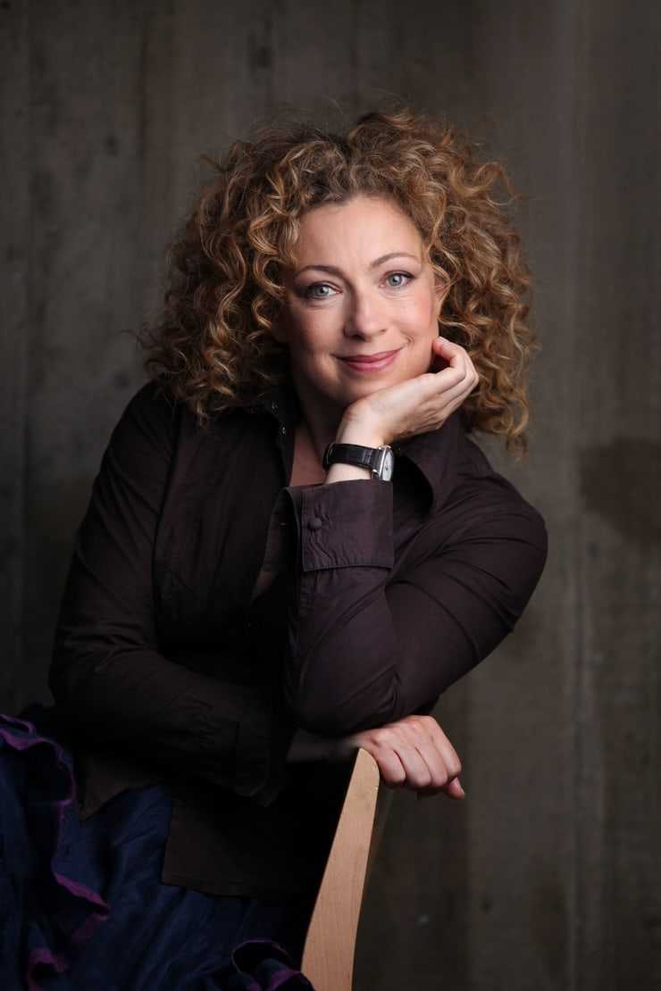 Happy Birthday English actress Alex Kingston. 
