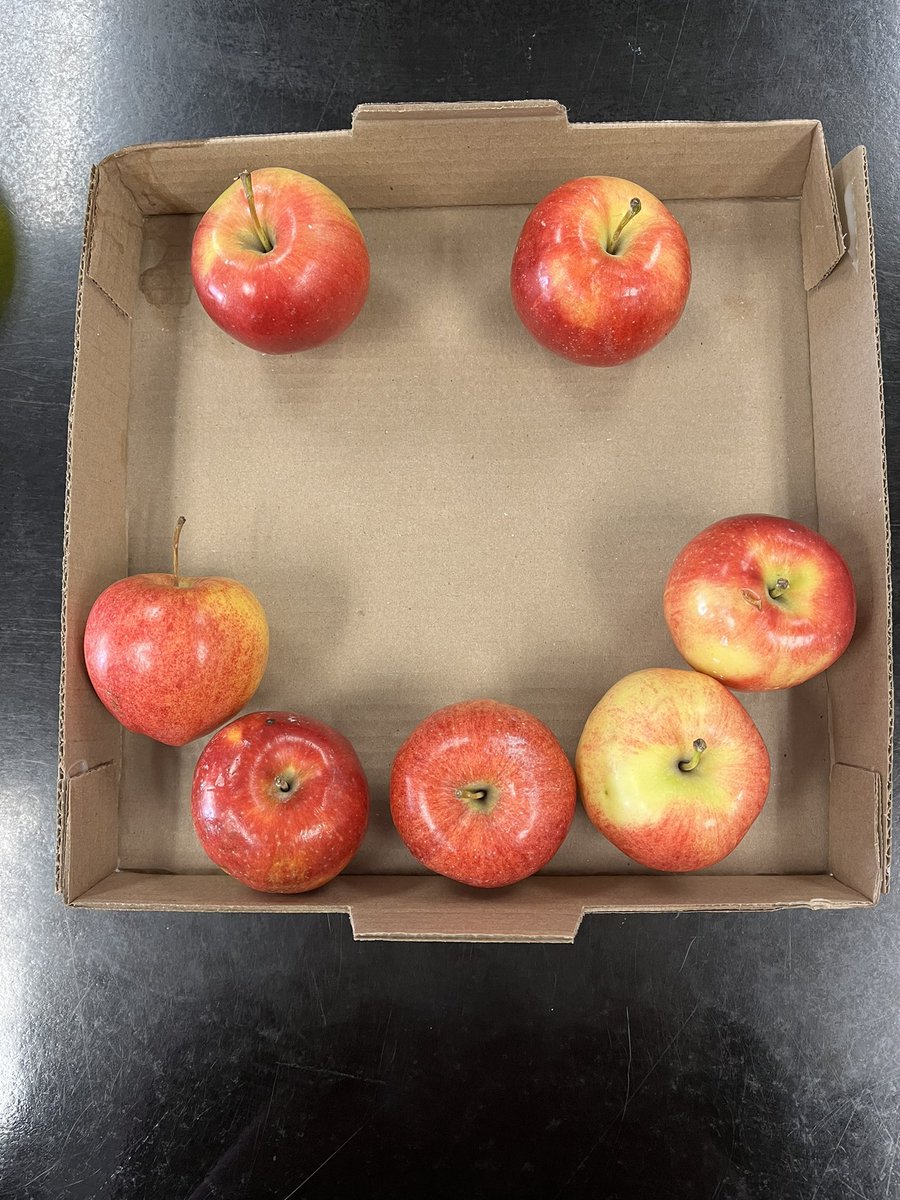 Even the apples in the staff room are happy that tomorrow is the last day before Spring Break 🤣💜