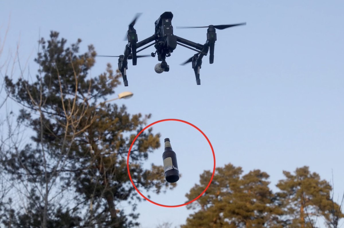 DroneXL1's tweet photo. Defending against the invading Russian aggressors, the Ukrainian military has developed a Molotov drone. Or more specifically, a DJI Inspire 2 to drop the flammable cocktails. #drone #drones #molotovdrone #djidrones @djiglobal  https://t.co/wTOdlEQgI1 https://t.co/swLmRl1WOg