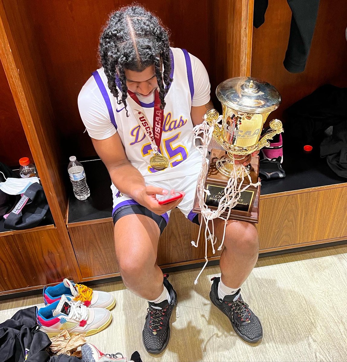GoodwinLatrell's tweet photo. RING SZN💍🏆 https://t.co/x6GKPZC8IU
