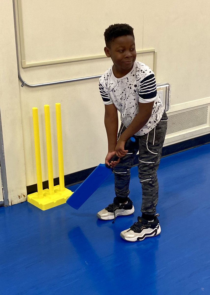birchview_pe's tweet photo. #T20 @BirchviewWPS Birchview has cricket!! kids are loving learning this new sport. #cricket @usacricket @GopherSport #quickcricket https://t.co/bx7CKJyoKx