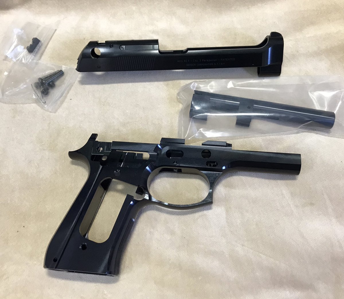ZEKE製「KSC M92Fアルミ削り出しフレーム・アウターバレル・スライド