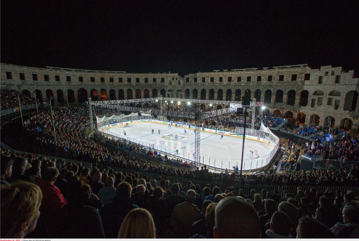 Hockey Night in Croatia. Pula (Pulska) Arena in Pula, Croatia. Spectacular.
#HockeyTwitter