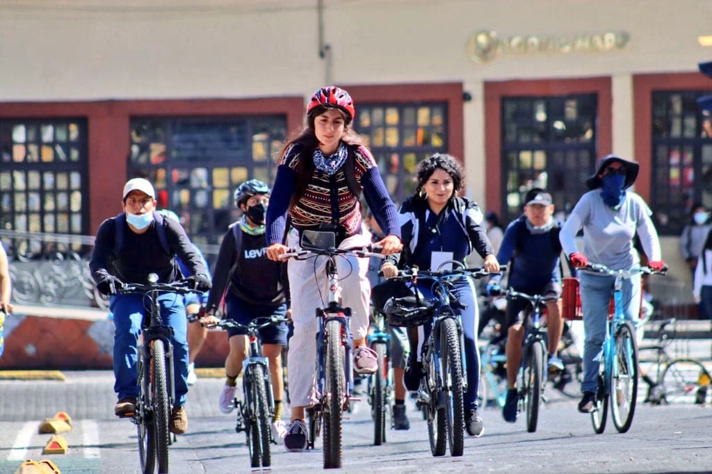 🎆¡Por fin!🎆 HOY se aprobó en la Comisión de Movilidad la Ley de Movilidad y Seguridad Vial.

Ahora pasa a pleno, estamos súper cerca. Gracias a todas las personas que han hecho posible esto 🙏 #ManuVive🌿