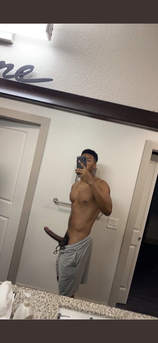 GseOYwL40yB0Mfg's tweet photo. 今天蹲腿🧦 https://t.co/HK2brXQPRw