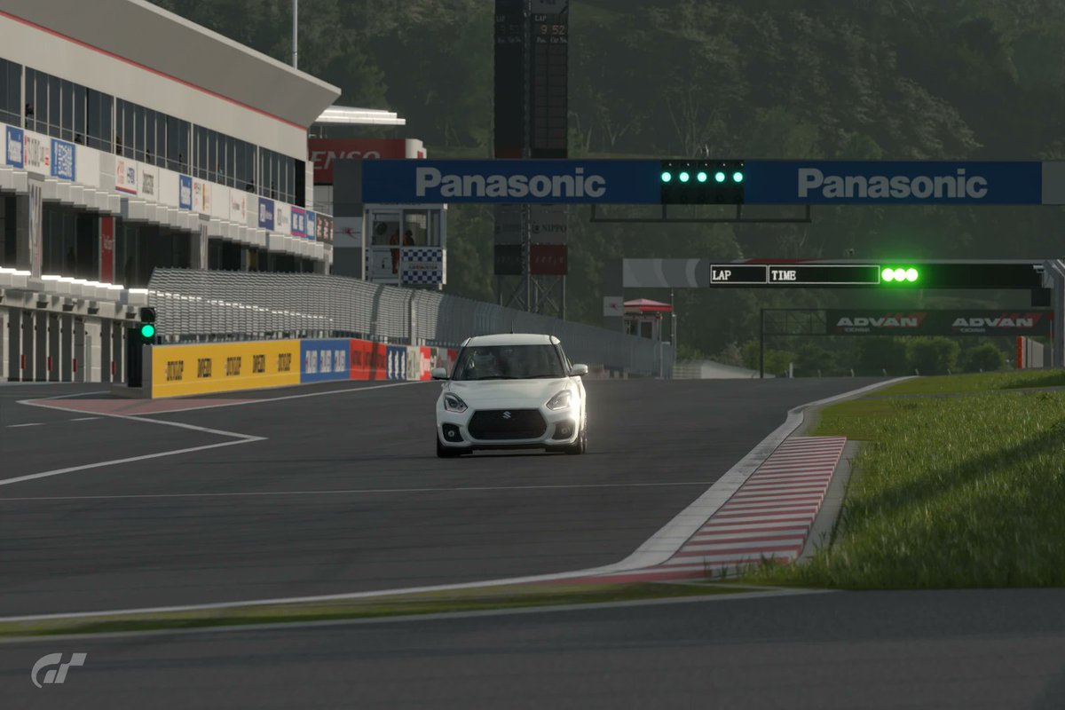 E2318000's tweet photo. 再現度やばいな
#GranTurismo7
#WRF15
#ZC33S https://t.co/om8WgclQZf