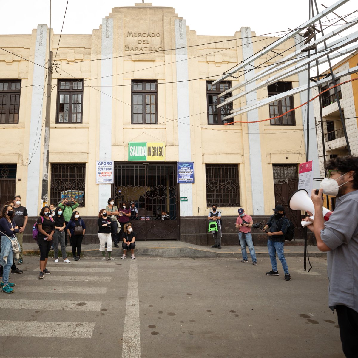 EspaciosRevLima's tweet photo. Estructura lúdica que propicia la interacción de la ciudadanía con el edificio monumental.

Organizan: @SiemensStiftung y @CCUPacifico
Colaboran: Goethe-Institut Perú, Municipalidad de Lima, Municipalidad del Rímac, Prolima, Layher, @CCulturalUNMSM y @UNMSM_ https://t.co/sDT6Z4JbkJ