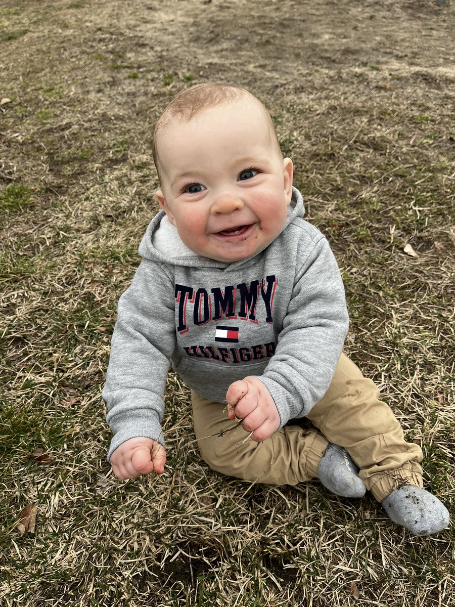 Baby Daniel had treats at the library cafe <a href="/BBPLIB/">BayportBluePointLib</a> and sampled the grass at his future elementary school <a href="/BPESchool/">Blue Point Elementary School</a>. Both delicious,  5 ⭐️ s