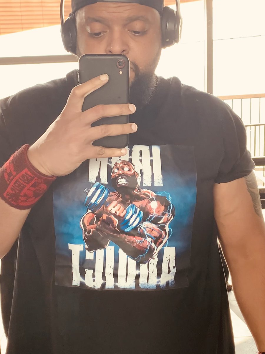 NaidooTrivolin's tweet image. Best Push Session in months! Must be the Old Man on the T-shirt @CTFletcherISYMF #IronAddicts #ISYMFS