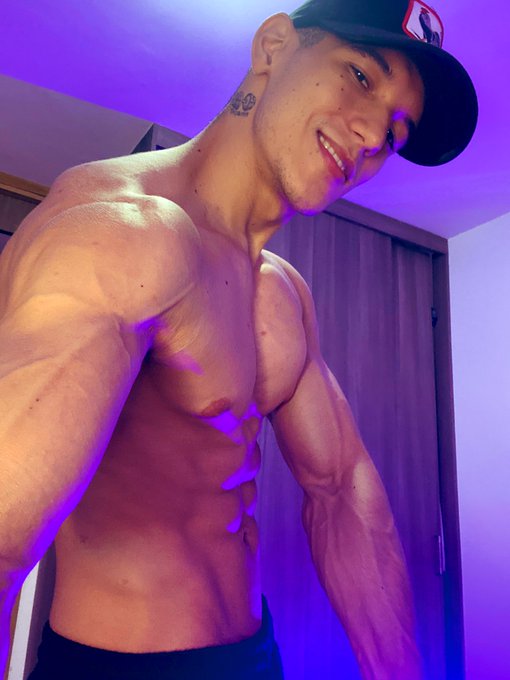 I wish u a happy night 💪🏽 https://t.co/Obdaz4yDop<a href="/tag/muscles"class="tags"><span>#muscles</span></a><a href="/tag/bodybuilding"class="tags"><span>#bodybuilding</span></a><a href="/tag/model"class="tags"><span>#model</span></a><a href="/tag/workout"class="tags"><span>#workout</span></a><a href="/tag/hot"class="tags"><span>#hot</span></a><a href="/tag/flex"class="tags"><span>#flex</span></a>