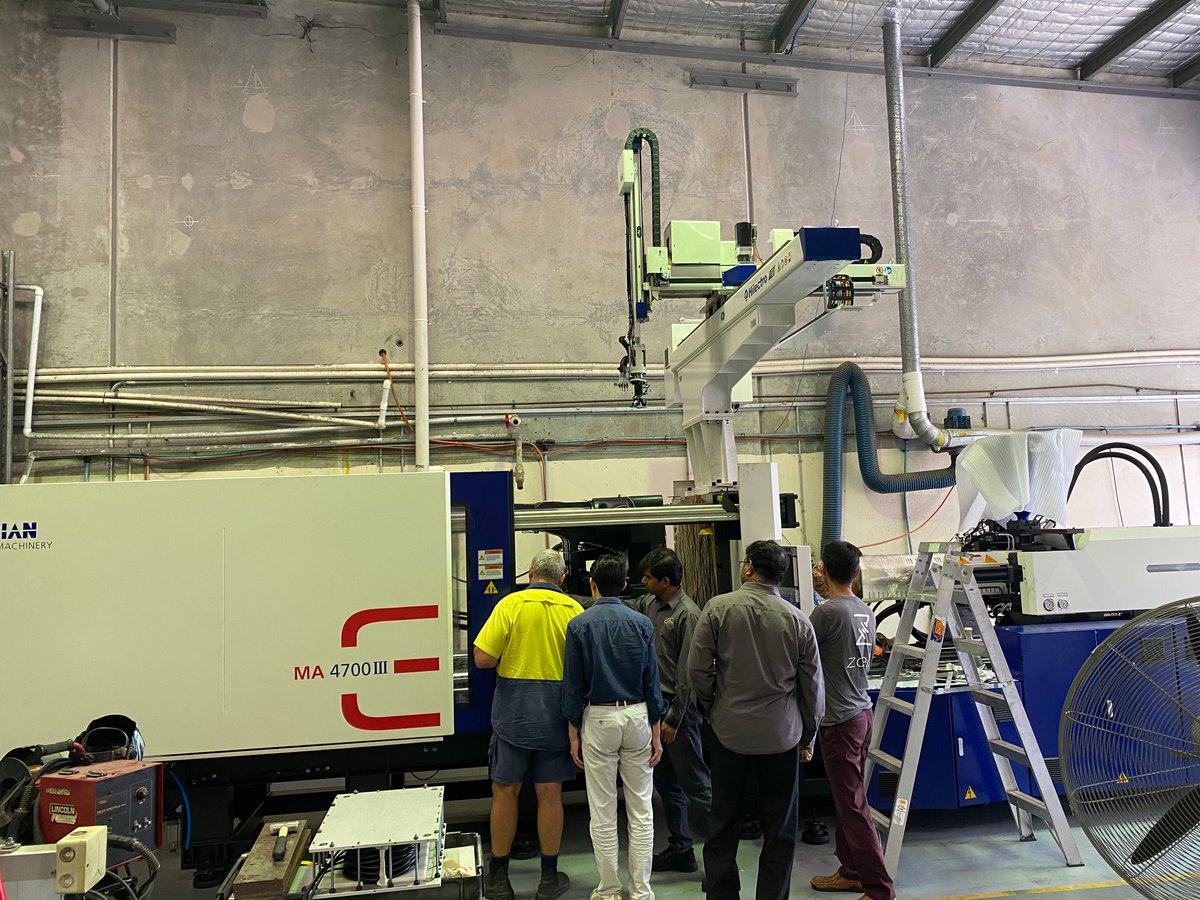 RedflowLimited's tweet photo. The team at @Redflow are very excited about the new injection molding machine that arrived today.
​
​This new machine will now allow us to undertake rapid prototyping and small scale production.
​
​#redflow #zincbromine #flowbattery #energystoragesolution https://t.co/P6G02Urg9h