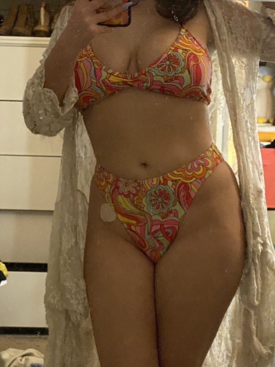 cominguprses's tweet photo. this bikini i got is so shroom bloom https://t.co/Ituqbh2zRg