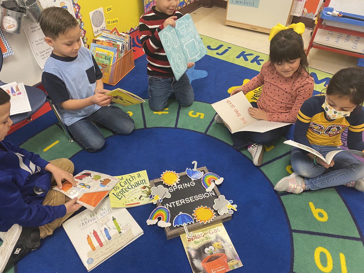 sayalarod's tweet image. Spring 🌦🌻Reading 📚Books @Hueco_ES @RSendek_HES 
#TeamSISD #springintersession