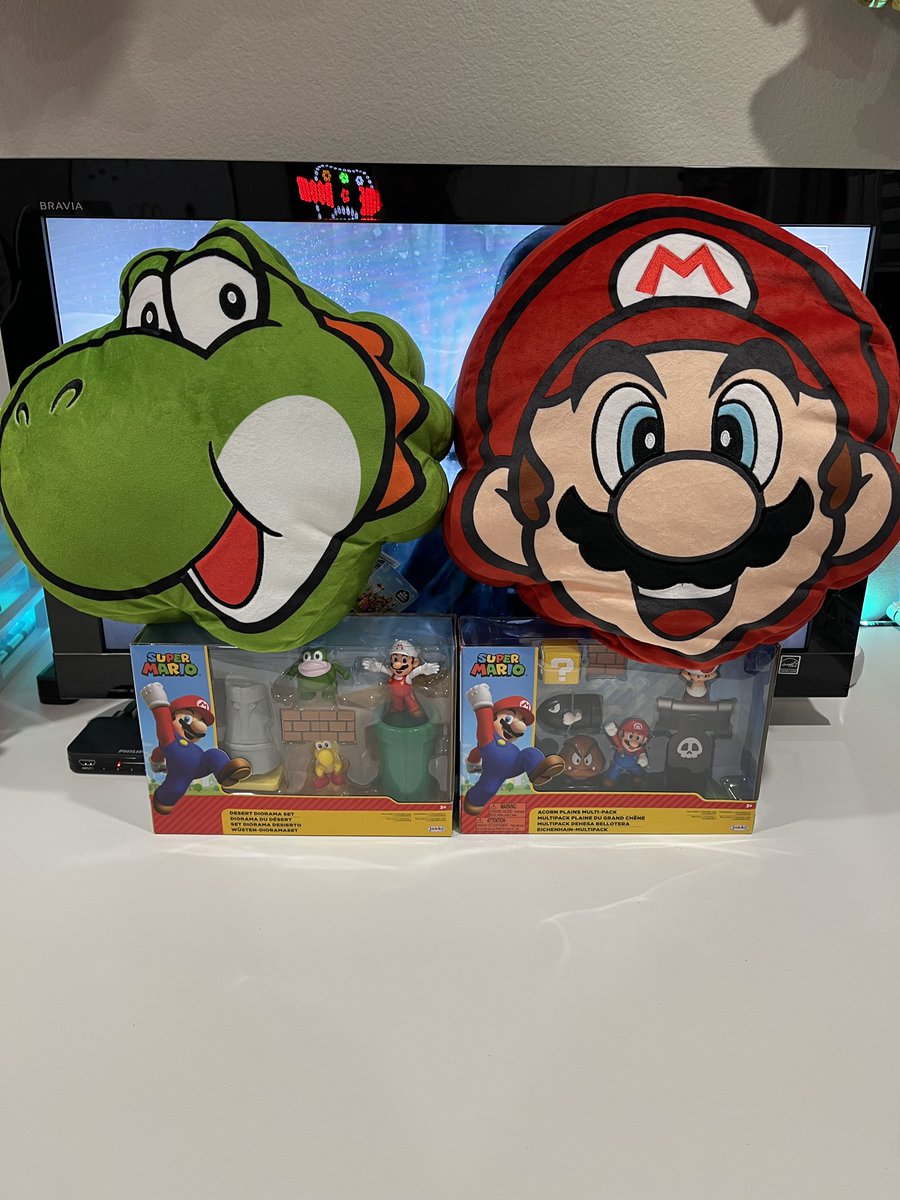 camsheehan1's tweet photo. Thanks to my husband ( @PlaqueWerkz ) and Alexis’ ( @Camsheehan3 ) Dad for making Mario Day extra special with these surprise gifts! Happy Mario Day everyone!! https://t.co/AueO2bl982