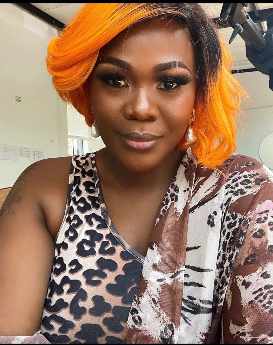 JongaList's tweet photo. Does Mandisa even know the joy she brings to our screens. Scene upon scene, she gives us such a great comic relief. 

Big ups to @ShowmaxOnline for casting @zikhonasodlaka as Mandisa. We love Mandisa! #TheWifeShowmax https://t.co/zIQzgD55db