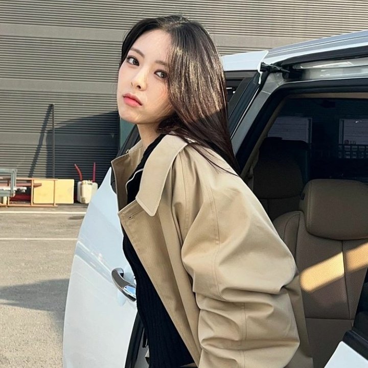 ryu_iveland's tweet photo. ITZY IG UPDATE 

https://t.co/RS2424LFhi https://t.co/l9yAkwDx7n