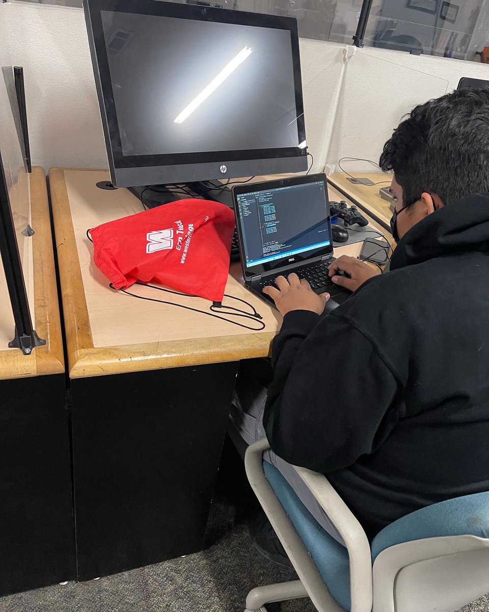 team2404_tnt's tweet photo. We got a lot of work done today.           

#firstroboticscompetition #stem #tech #pasadena #altadena #mentor #jplNASA #caltech #robotics https://t.co/KvBIRqVnVP