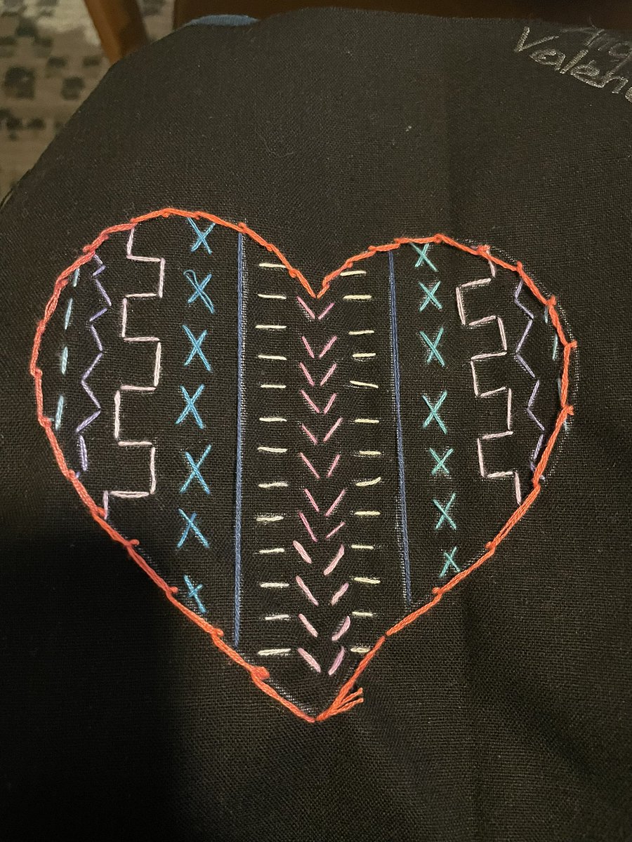 teachthemART's tweet photo. Late post : I want to brag on some of my 6th graders and their embroidery projects! I had so many good ones it was hard to choose!!! But they learned so much about textiles over the last few weeks I have been dying to show these off!! @TISDTIS #artisreal #textileart #embroidery https://t.co/vL2E8ST2XY