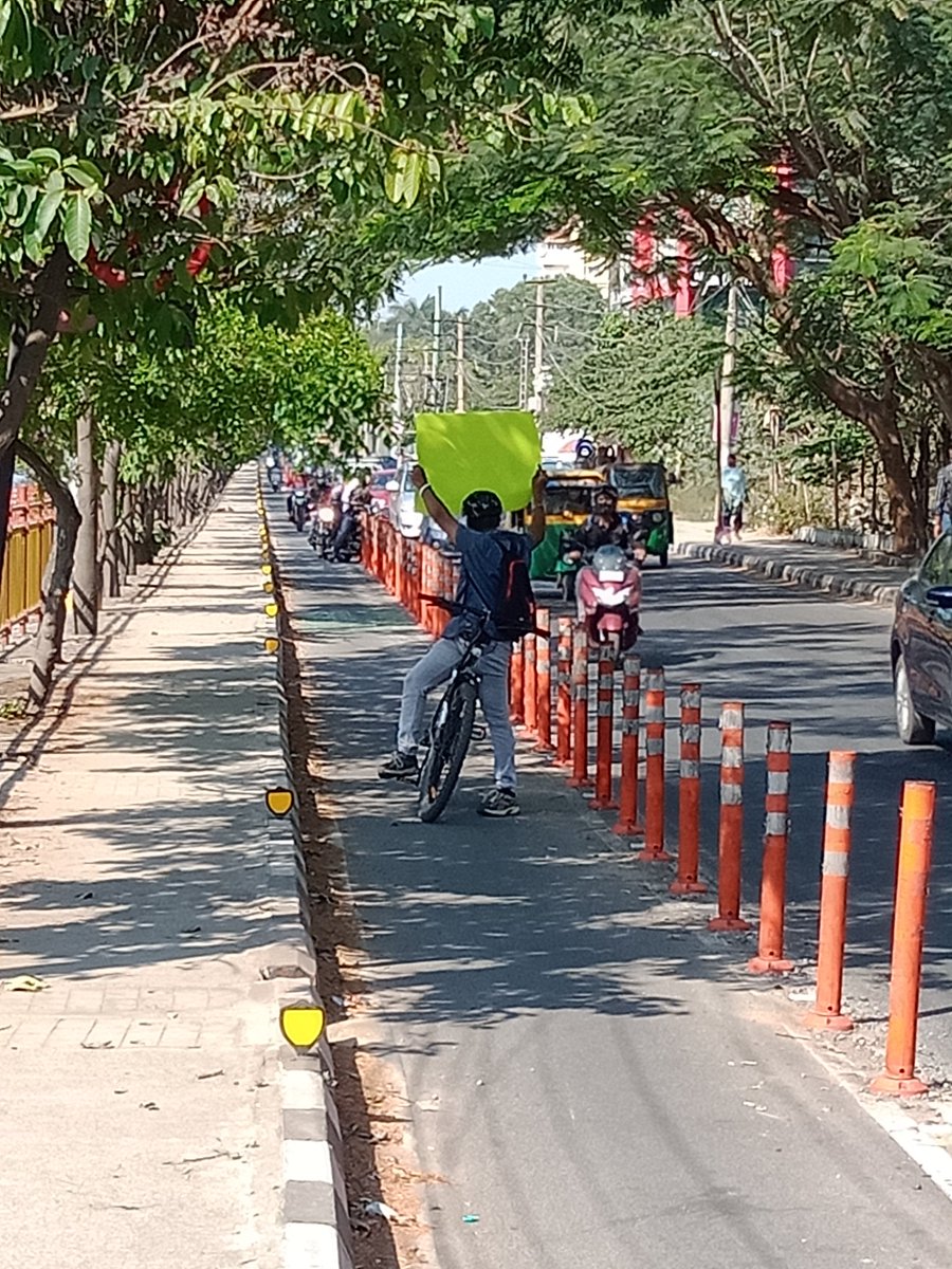 Giriguevara's tweet photo. Pic of the day @bicyclemayorblr https://t.co/scUKQG1d9m