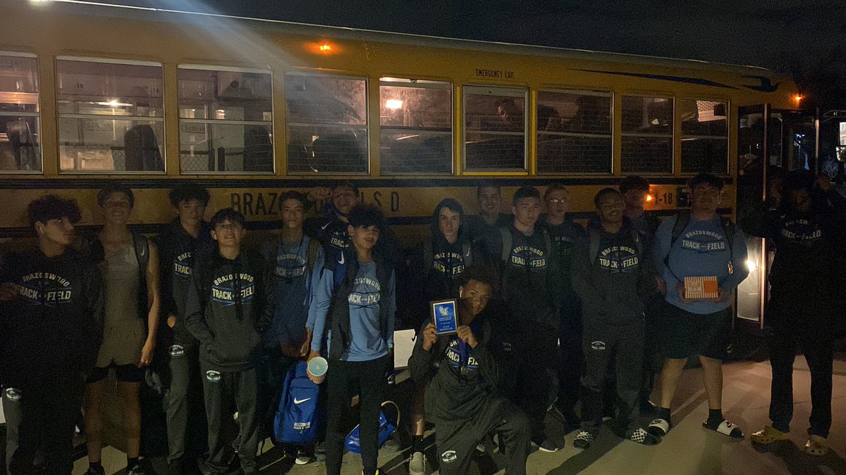 BrazoswoodT's tweet photo. The Bucs came home with some hardware from the Falcon Relays! Great job today gentlemen!! 🥇🥈🥉
#BucSpeed #BucStrength #BucPride https://t.co/XjXTYbgmYr