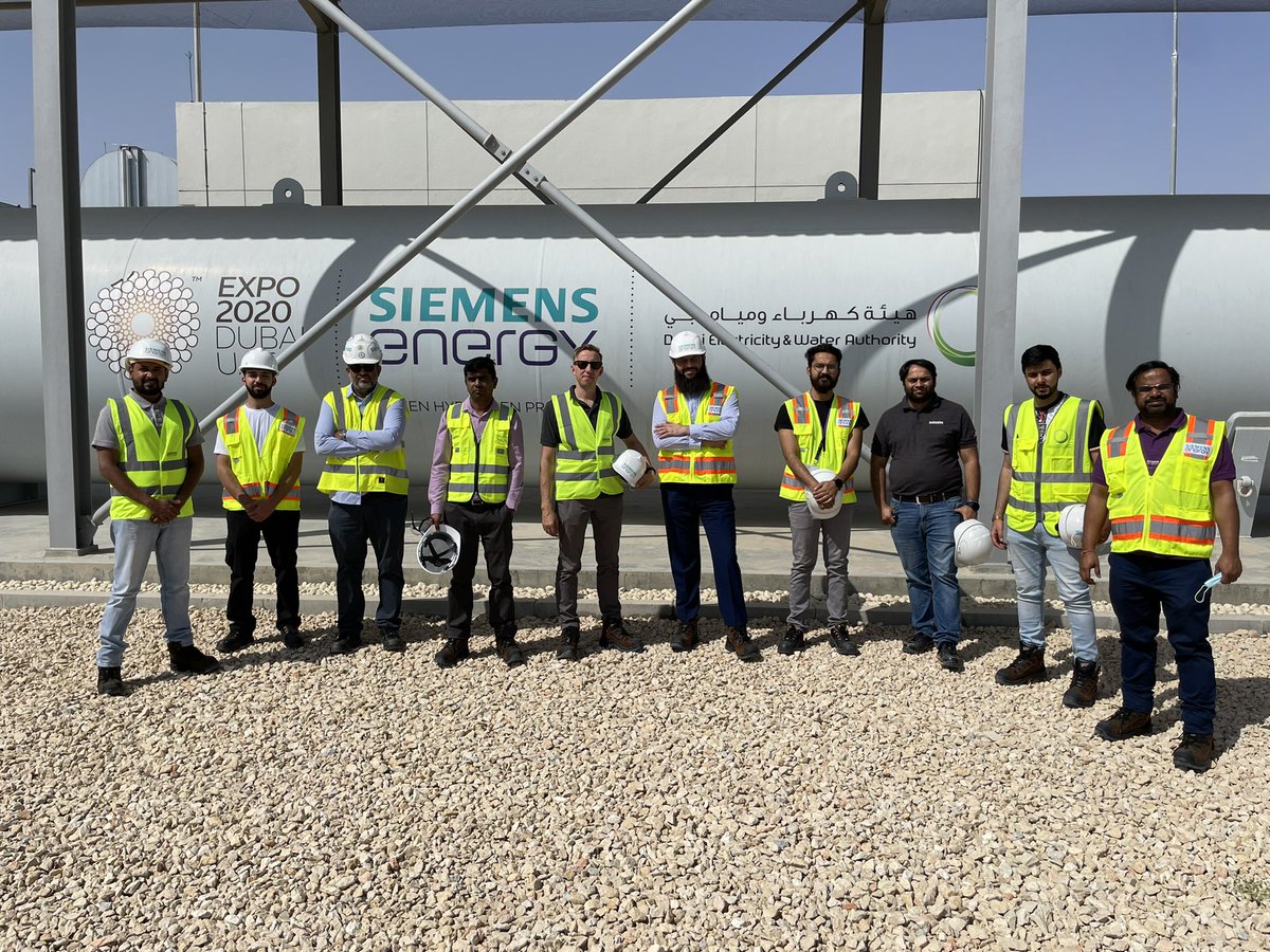 robinbmac's tweet photo. Yesterday #TeamDigi got the amazing opportunity to visit such an evolution of technology, a #GreenHydrogen 🌱 Plant that was brought to life by the partnership of @DEWAOfficial @expo2020dubai &amp; @Siemens_Energy at the #MBRSolarPark ☀️

#WeEnergizeSociety
#TeamPurple 💜 https://t.co/pQwEAminWF