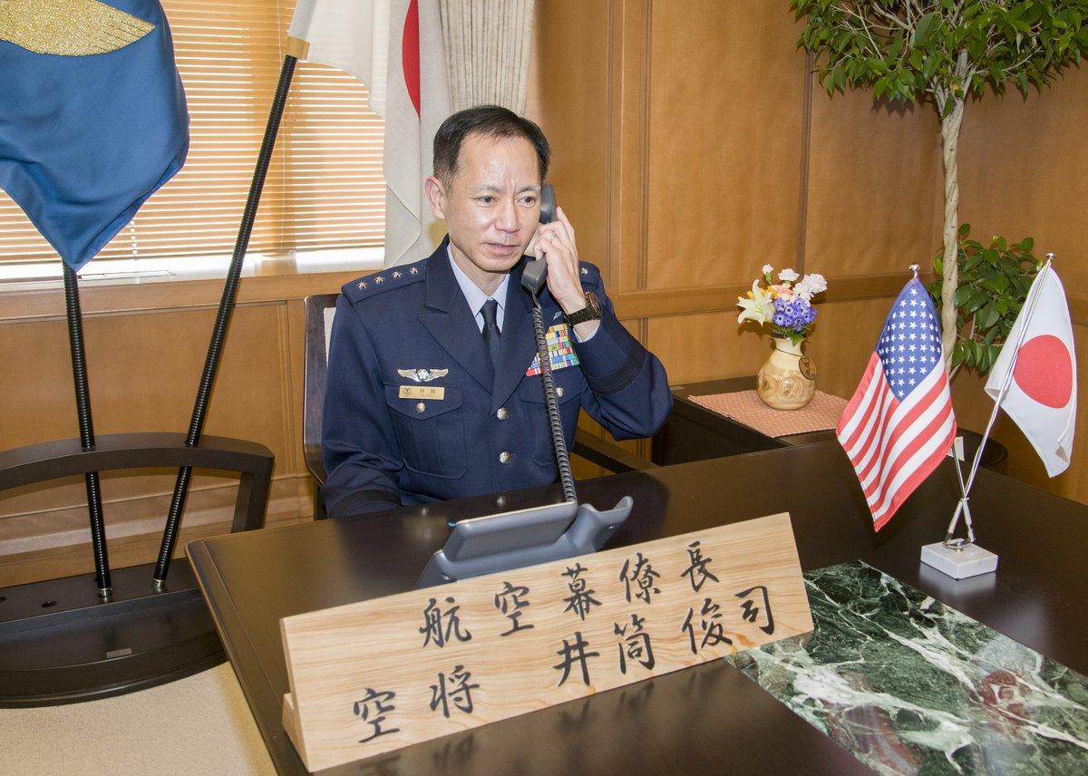 PACAF's tweet photo. #COMPACAF, Gen Wilsbach &
@JASDF_PAO Gen Izutsu had a discussion to reaffirm the importance of the #JapanUSAlliance & concurred to further promote cooperation incl. enhanced deterrence and response capability via bilateral training for promoting a free and open Indo-Pacific. https://t.co/LPtmTresxB