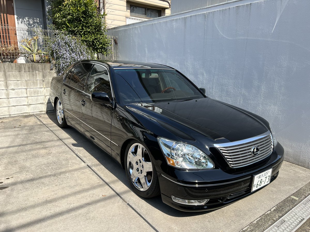 BBSSUPERRS's tweet image. 我が家のLS430、なかなか良い感じになって来た。
まだまだ直したいところも有るけれど、キリが無い。
欲しかったホイールの話も流れちゃったから、45偏平のレグノに変えて車高上げて更に快適にしようかね。
430も悪くない。
でもやっぱりセルシオも乗りたい。
#LS430 #セルシオ #ディアート