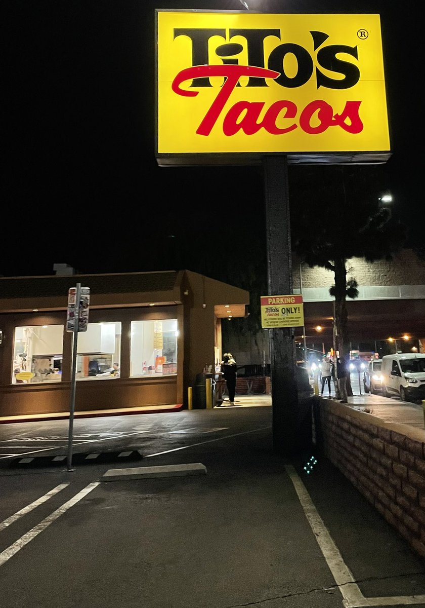 Chef_Jay's tweet photo. When Titoโs Tacos has a short lineโฆ
No need to think, just park & order!
Two Tacos with Cheese and a Beef Burrito from @titostacosusa in Culver City.
#beeftacos #tacos #titostacos #tacosforever #beefburrito #inthe310 https://t.co/IceiIgjcEm