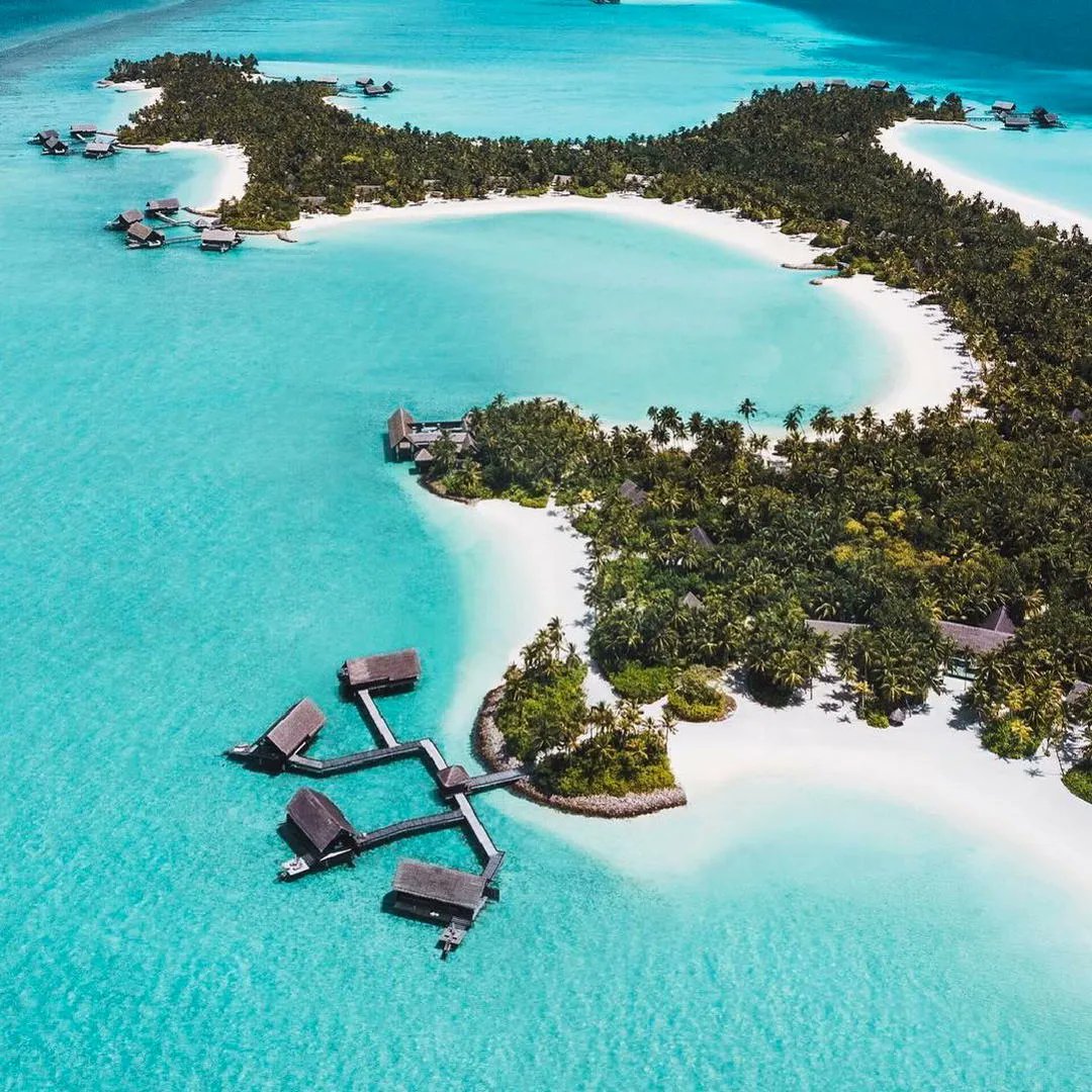 capitaltravel's tweet photo. Imagine your very own pristine island with privacy and romantic ambience for you and your partner?
#ooReethiRah #DJI #bestplacestogo #discoverearth #remotedestinations #dreamingtones #travelawesome #luxuryworldtraveler #outdoortones #topworldhotel #beautifulhotels #tlpicks https://t.co/5zOJegOXgL