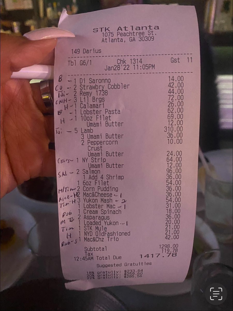070180's tweet photo. Can’t stress this enough as a PT restaurant worker. We don’t care about your financial situation or who pays. It becomes a problem when your arithmetic and transactions are time-consuming. Especially when it’s busy. Sort out your coins and your friendships before you arrive. https://t.co/78PI7iR6pH