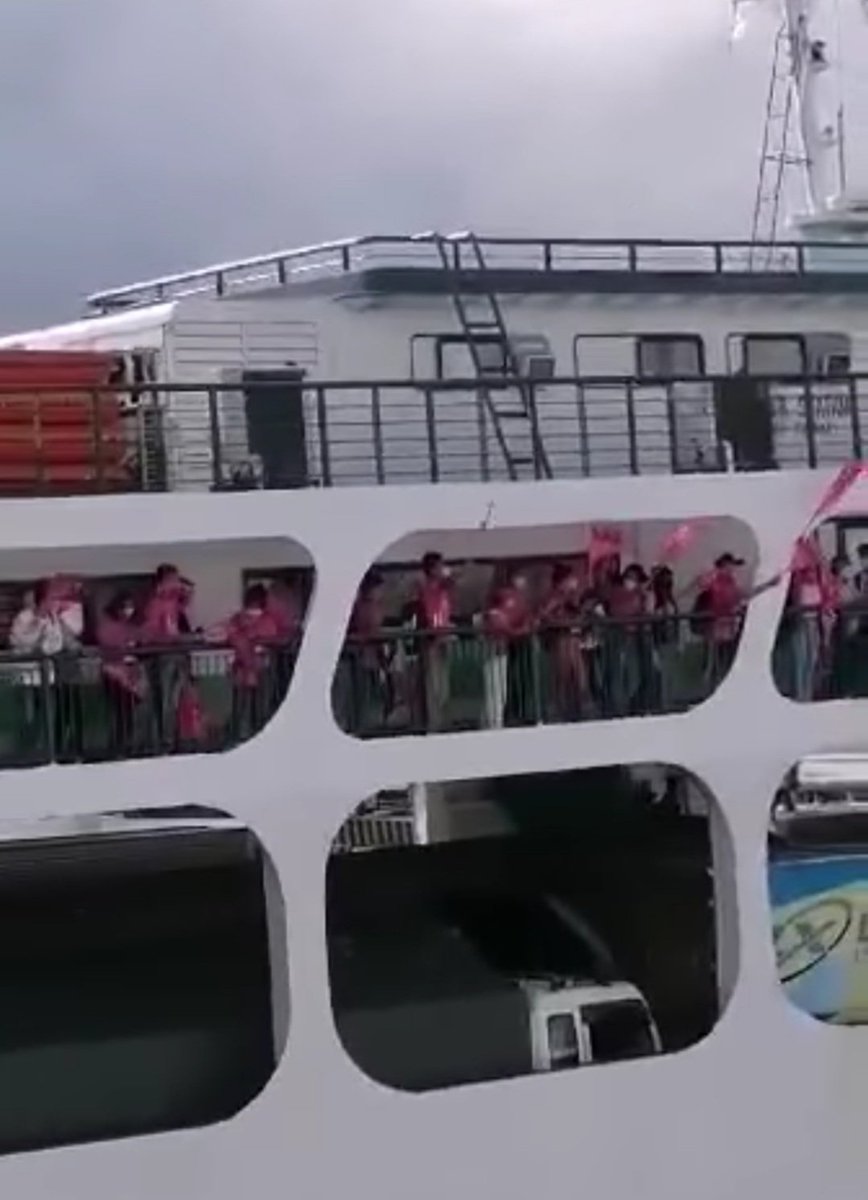 amaaiizing's tweet photo. Ilo-Ilo supporters was seen heading for the Bacolod rally 🤝 Hindi hakot, hindi bayad 🌸🙇‍♀️

#NegrosIsPink
#BacolodIsPink https://t.co/HgEn1ebE1W
