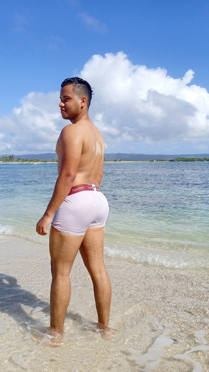 bryan1999J's tweet photo. Hermoso lugar 🌊🌴🌴 https://t.co/Oq7kCbWjgQ