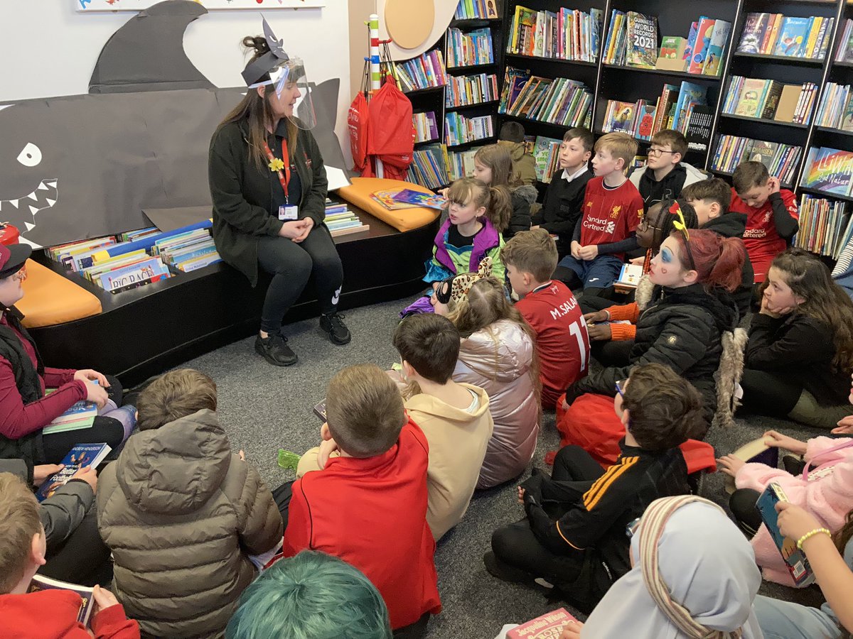 ClwydPrimary's tweet photo. It’s so nice to be back in the library this morning for our #WorldBookDay #Y56 https://t.co/PnQeWmbaOr